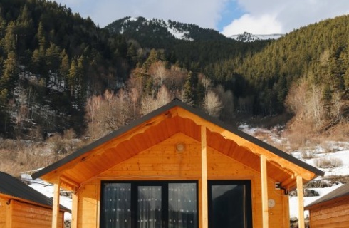 с. Архыз: Отель  Изумруд