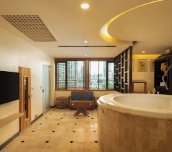 Одноместный люкс с 2 комнатами в The Davis Bangkok Hotel