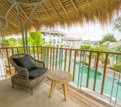 Двухместный номер Tropical Garden с видом на бассейн двуспальная кровать в Eden Beach Khaolak Resort and Spa A Lopesan Collection Hotel