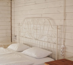 Двухместный коттедж двуспальная кровать в Четыре сезона