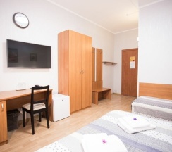 Трехместный номер с тремя раздельными кроватями в Шале де Прованс