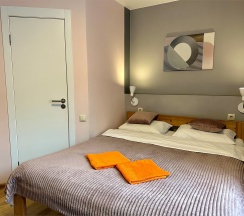 Двухместный номер с одной большой кроватью (DBL) в Riverside Hotel