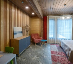 Коттедж с 4 комнатами с балконом и с красивым видом из окна в Заречье