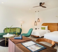 Четырёхместный номер cемейный смежный в The Aviary Hotel