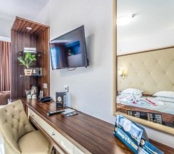Двухместный номер Premium c 1 комнатой с балконом двуспальная кровать в Prestige Hotel and Aquapark