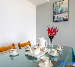 Люкс с 3 комнатами с видом на море в Rizhao Shuohai Seaview Homestay (Wanpingkou Branch)