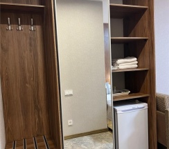 (29’’) 3-х местный стандарт с балконом , три раздельные кровати , второй этаж в Юнона