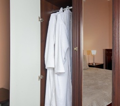 Апартаменты улучшенные №302 в Hotel central