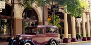 Остин: Отель The Driskill in The Unbound Collection by Hyatt