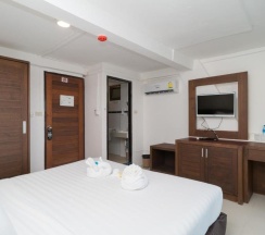Двухместный номер Standard с балконом двуспальная кровать в Destination Patong