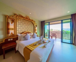 Четырёхместный номер семейный Deluxe в Maikhao Palm Beach Resort