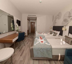 Четырёхместный номер семейный Дуплекс в Hotel Xoria Deluxe