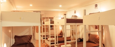 Кровать в общем номере в Hello Backpacker Samui Hostel