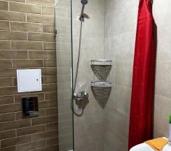 Номер стандарт с 1 односпальной и 1 двуспальной кроватью в Спарта