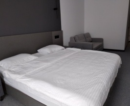 Двухместный номер Deluxe двуспальная кровать в Azanta