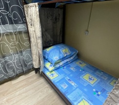 Кровать в общем номере в Радуга