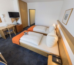 Двухместный номер Standard 2 отдельные кровати в Hansa Hotel