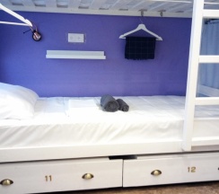 Кровать в общем номере (женский номер) (общая ванная комната) в Hostel 1703