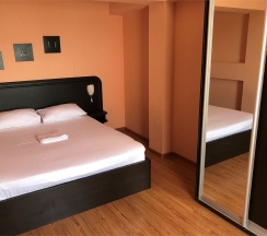 двухкомнатный номер с балконом и видом на море в AlexHome