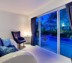 Семейный номер Standard с частичным видом на море в La Perle Luxury Boutique Hotel