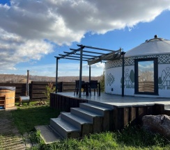 Удача в Hut house