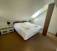 Апартаменты в Lomnice Hotel & Restaurant