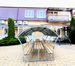 Дом с баней и мангальной зоной в Партия