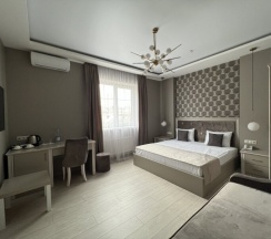 Люкс в Aredo Hotel