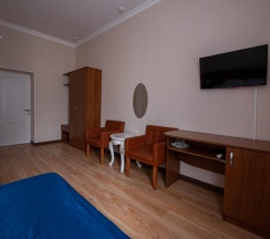 Номер стандарт с 1 двуспальной кроватью в Djump hotel