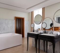 Suite Presidential, с террасой - с 3 спальнями в Мовенпик Красная Поляна