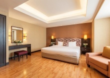 Люкс Grand с 2 комнатами в Rembrandt Hotel and Suites Bangkok