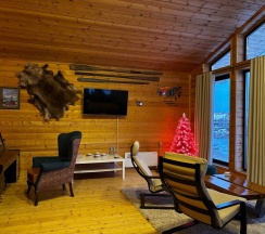 Шале с двумя спальнями "Белуха" в Cedar grass Териберка