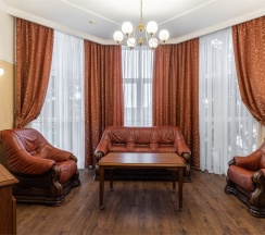 Люкс Классический (Двухкомнатный 3-х местный номер ) в Odeon