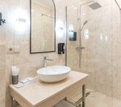 DELUXE в Grand more boutique hotel