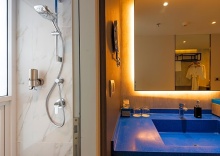 Номер Deluxe в Maitria Hotel Rama 9 Bangkok