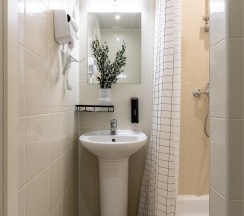 Стандартный номер с собственной ванной в Номера в Гатчине