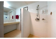 Двухместный номер Standard 2 отдельные кровати в Capital O 75395 Sabai Lodge (Vaccinated Staff) (SHA Extra Plus)