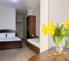 5ти местный комфорт с видом на столовую и территорию отеля в Эргес