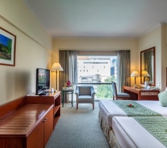 Двухместный семейный номер Standard в Bangkok Palace Hotel