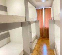 Кровать в общем номере (мужской номер) в Арктика