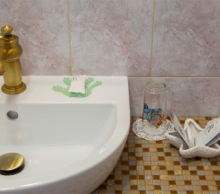 Апартаменты с просторной спальней, обеденной зоной и балконом в My Favourite Garden Hotel