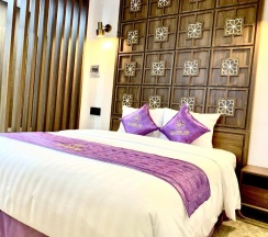 Люкс Deluxe в Golden Inn Hotel