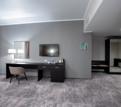 Номер категории "Бизнес" в Holiday Inn