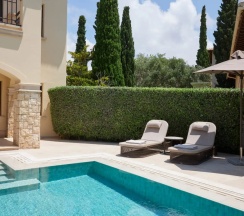 Люкс c 1 комнатой с видом на море в Aphrodite Hills Hotel