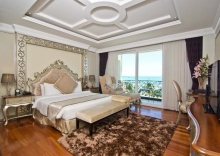 Двухместный номер Deluxe beachfront двуспальная кровать в LK The Empress Pattaya