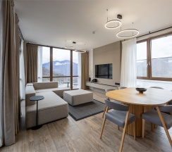 Вилла с 3-мя спальнями и панорамным видом на горы c Джакузи на террасе в Skypark