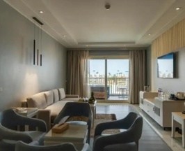 Двухместный люкс Posh Club Executive Jacuzzi двуспальная кровать в Sunrise Crystal Bay Resort