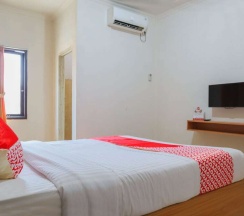 Двухместный номер Standard двуспальная кровать в Super OYO Capital O 91962 Pavilion Permata Surabaya