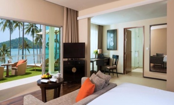 Двухместный номер Grand Andaman с видом на море двуспальная кровать в Phuket Panwa Beachfront Resort