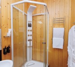 Джуниор Сьют Шале в Изумрудное